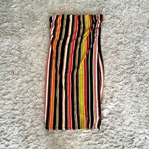 Strapless fitted dress.